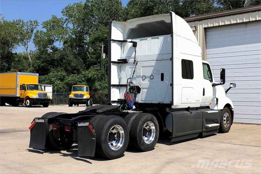 International LT625 6x4 Prime Movers