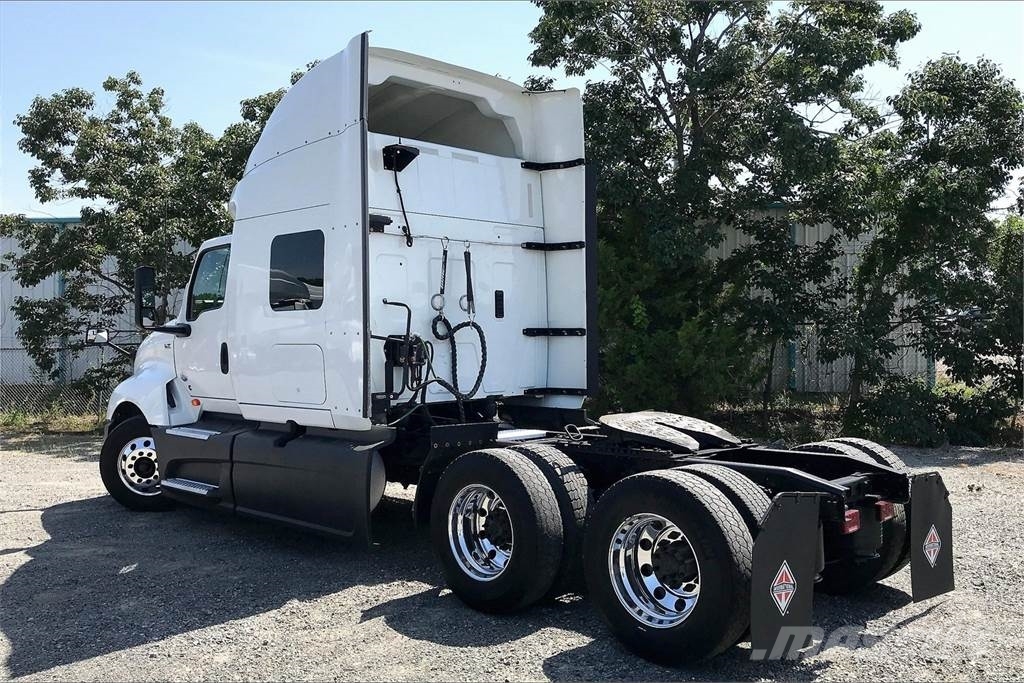 International LT625 6x4 Prime Movers