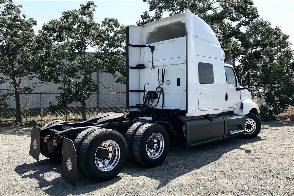 International LT625 6x4 Prime Movers