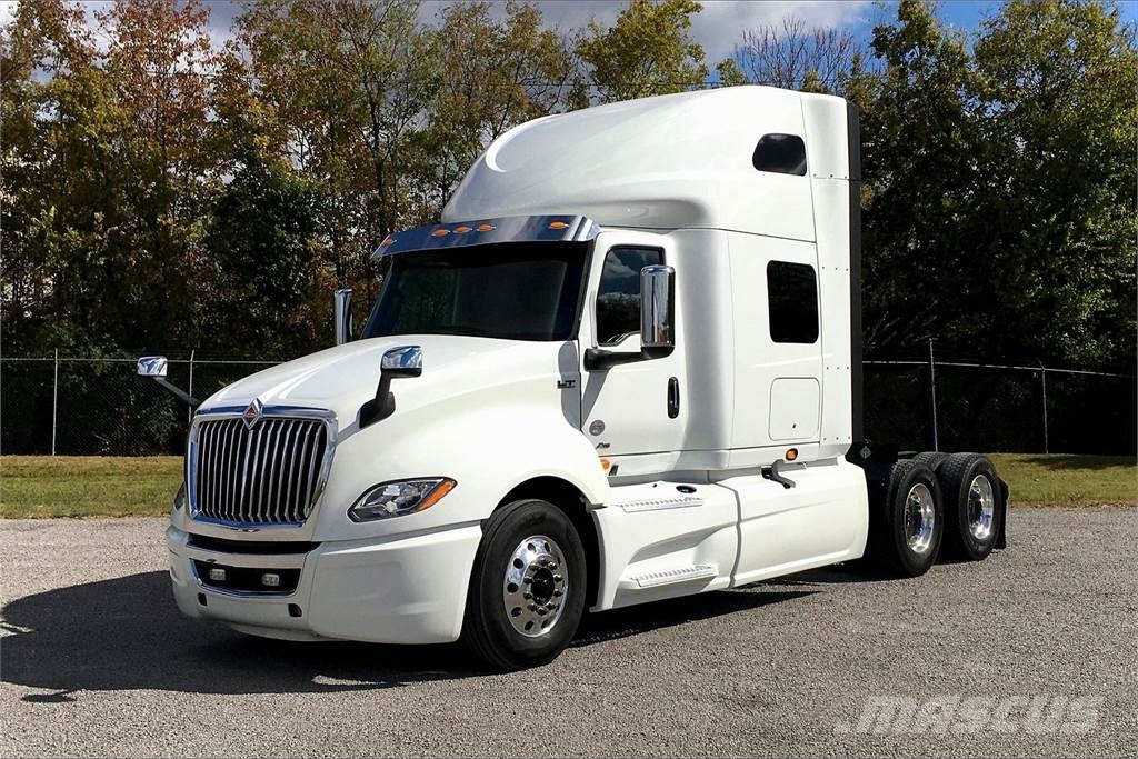 International LT625 6x4 Prime Movers