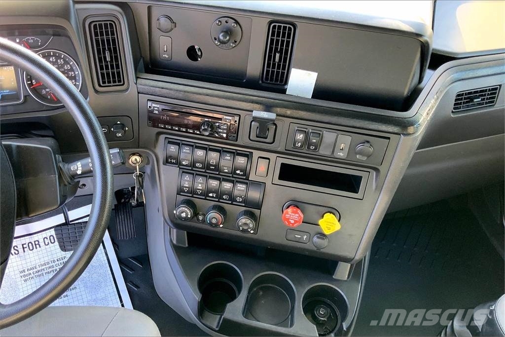 International LT625 6x4 Prime Movers