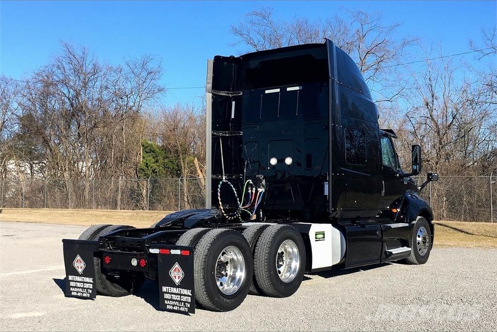 International LT625 6x4 曳引機組件