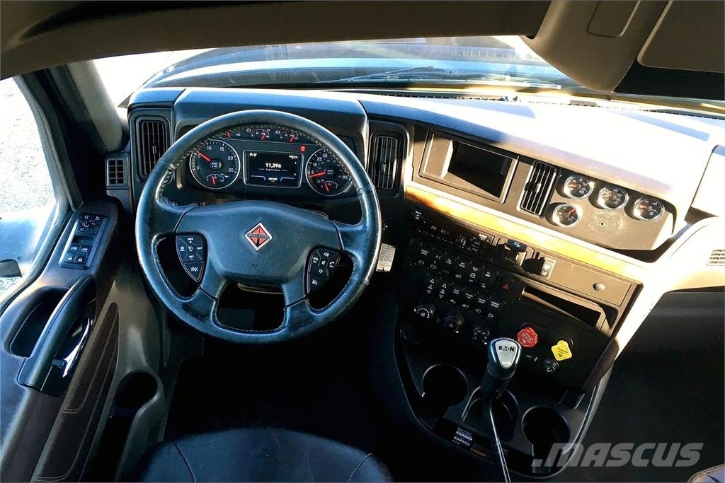 International LT625 6x4 曳引機組件