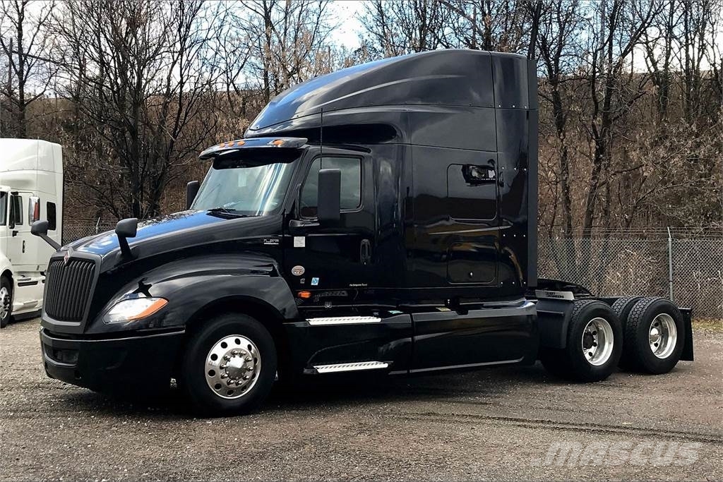 International LT625 6x4 Prime Movers