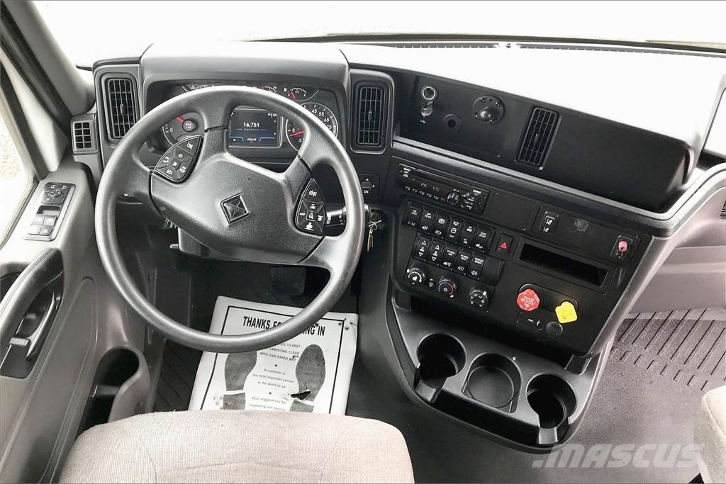 International LT625 6x4 Prime Movers