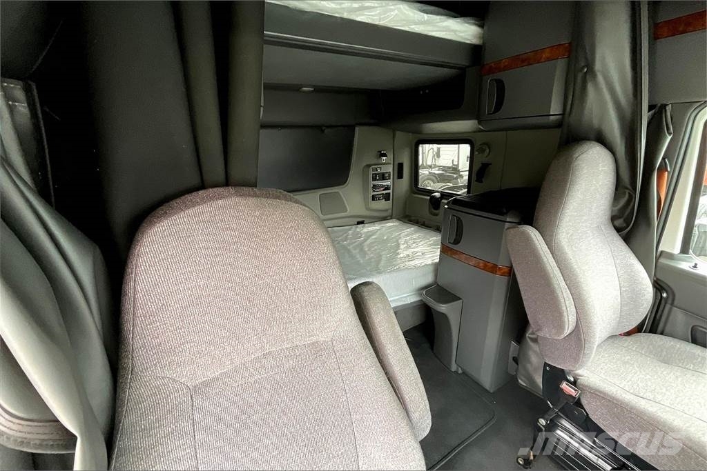 International LT625 6x4 Prime Movers