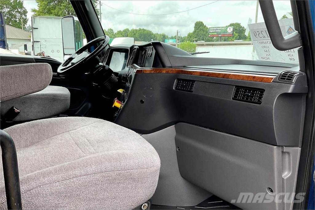 International LT625 6x4 Prime Movers