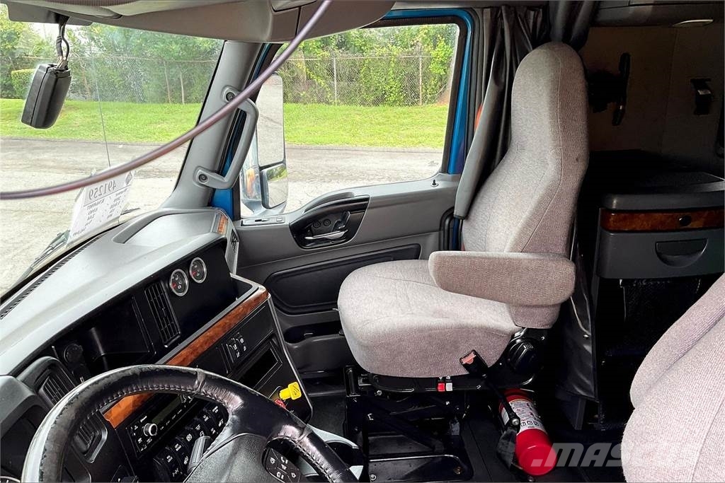 International LT625 6x4 Prime Movers