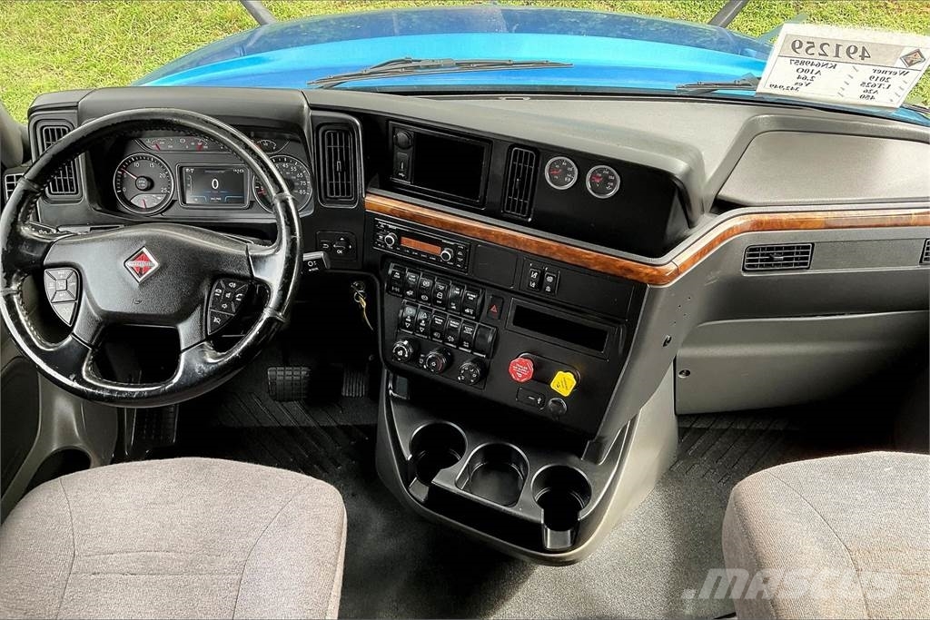 International LT625 6x4 Prime Movers