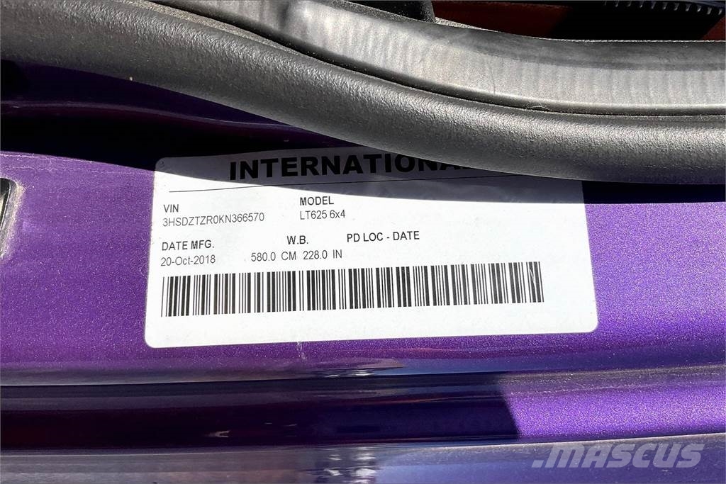 International LT625 6x4 Prime Movers