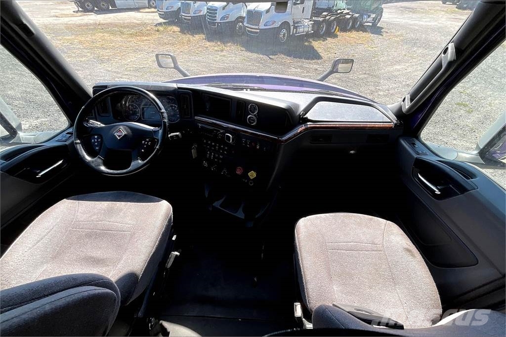 International LT625 6x4 Prime Movers