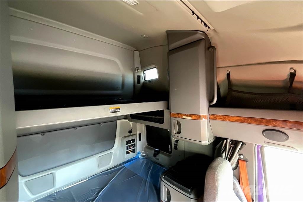 International LT625 6x4 Prime Movers
