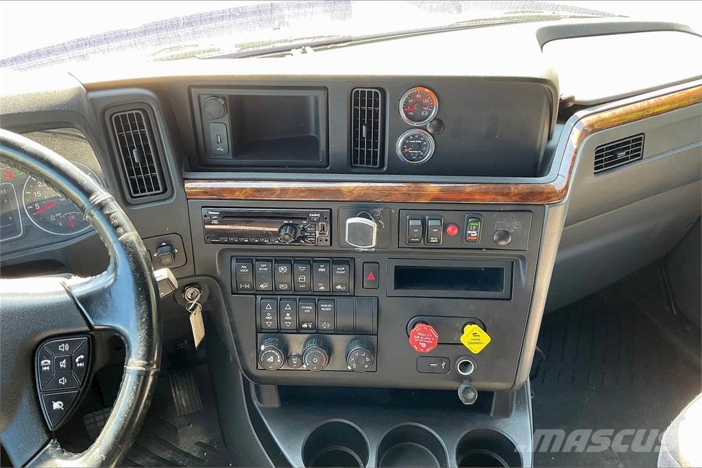 International LT625 6x4 Prime Movers