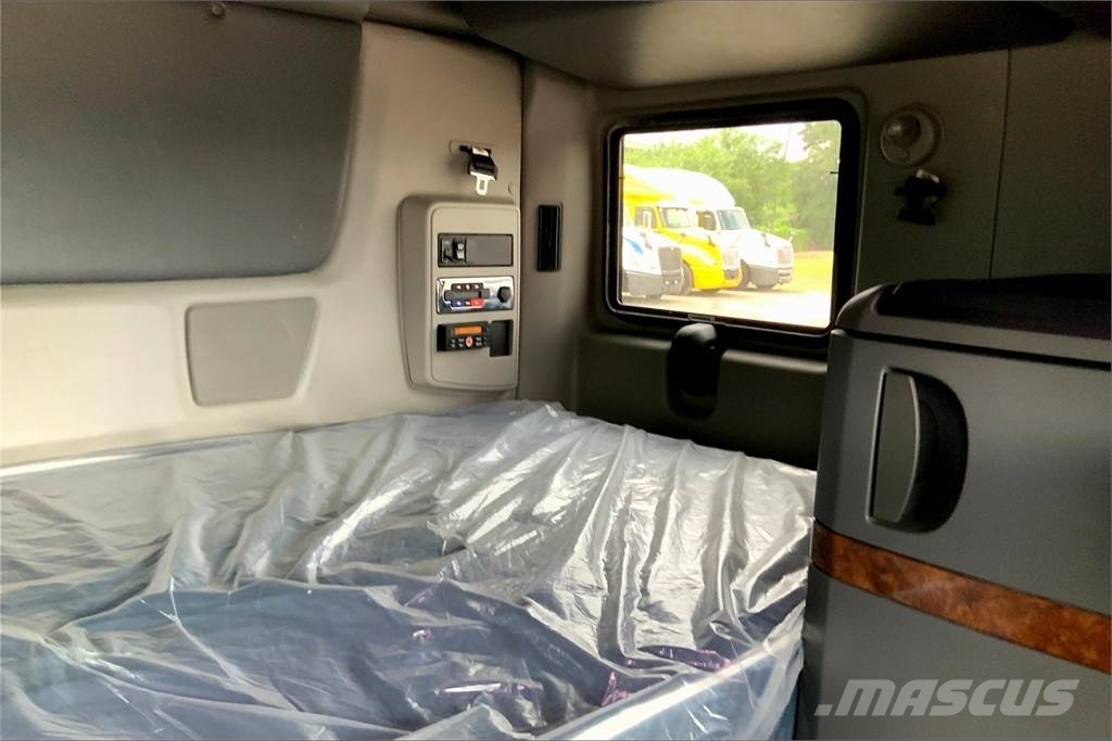 International LT625 6x4 Prime Movers