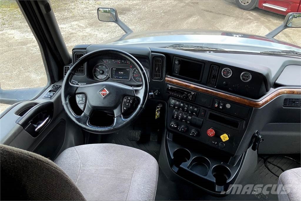 International LT625 6x4 Prime Movers