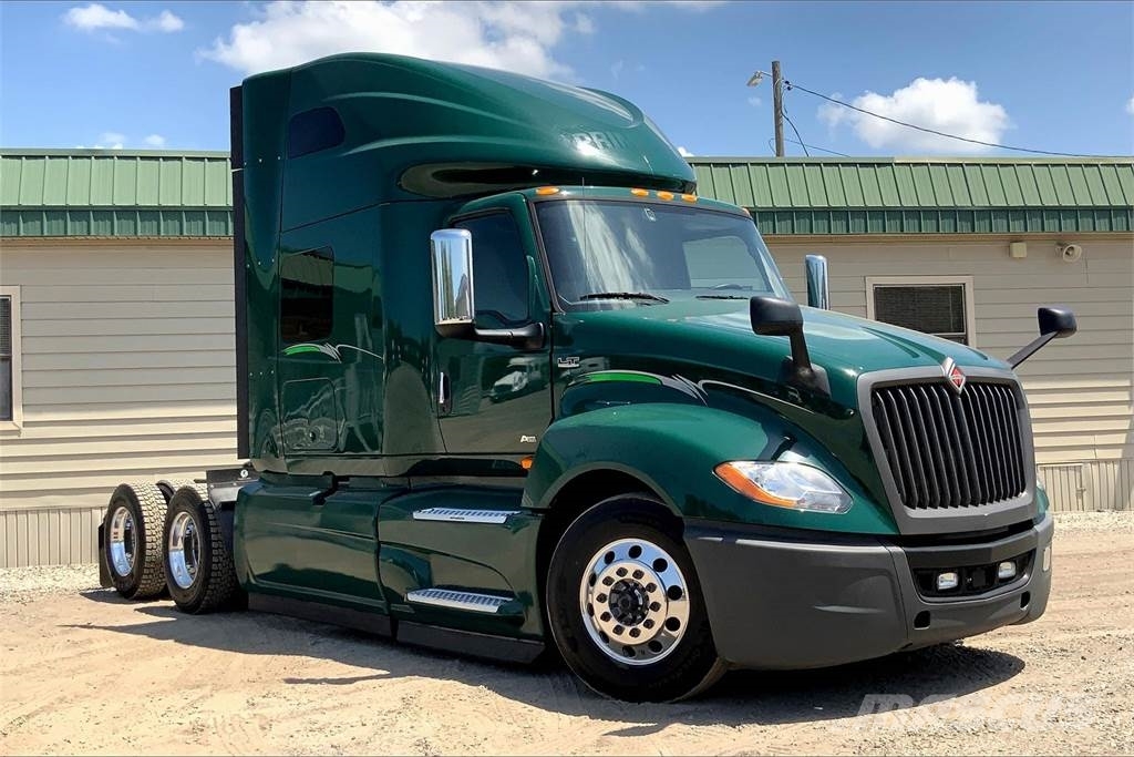 International LT625 6x4 Prime Movers