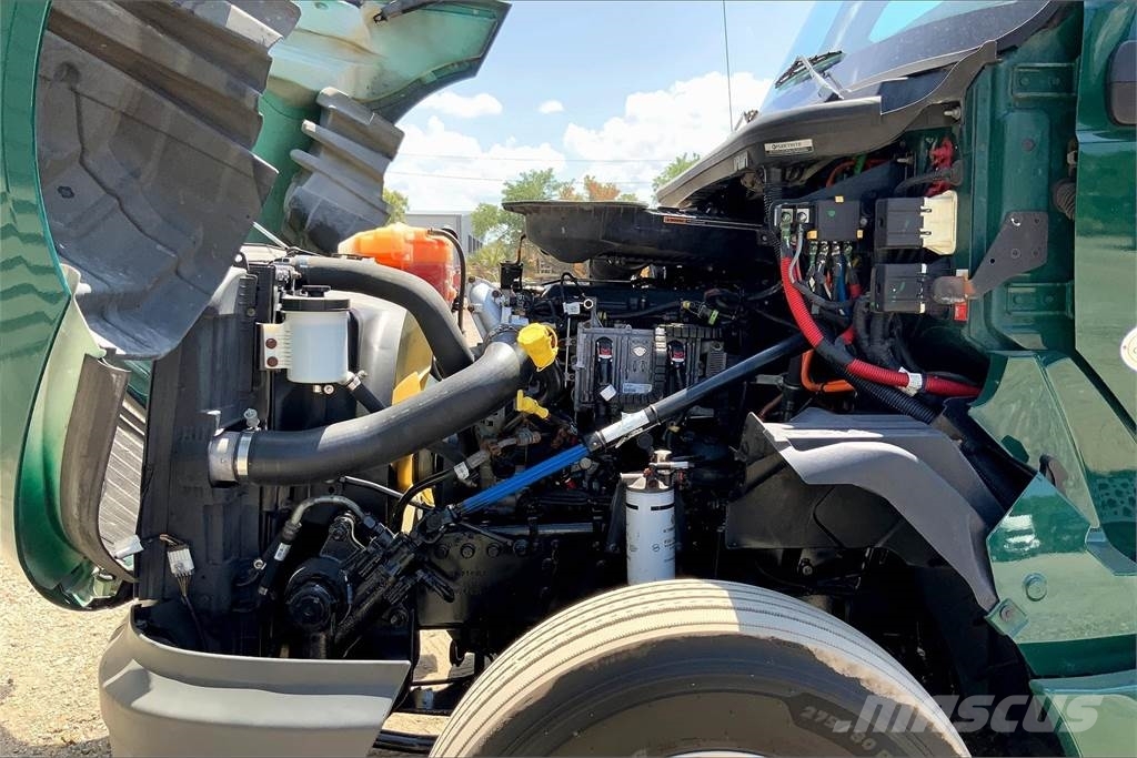 International LT625 6x4 Prime Movers