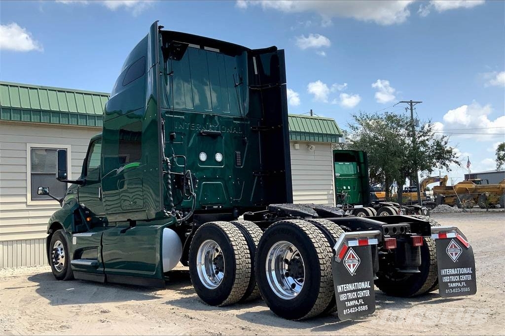 International LT625 6x4 Prime Movers