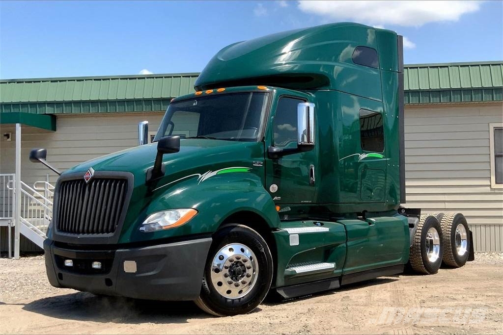 International LT625 6x4 Prime Movers