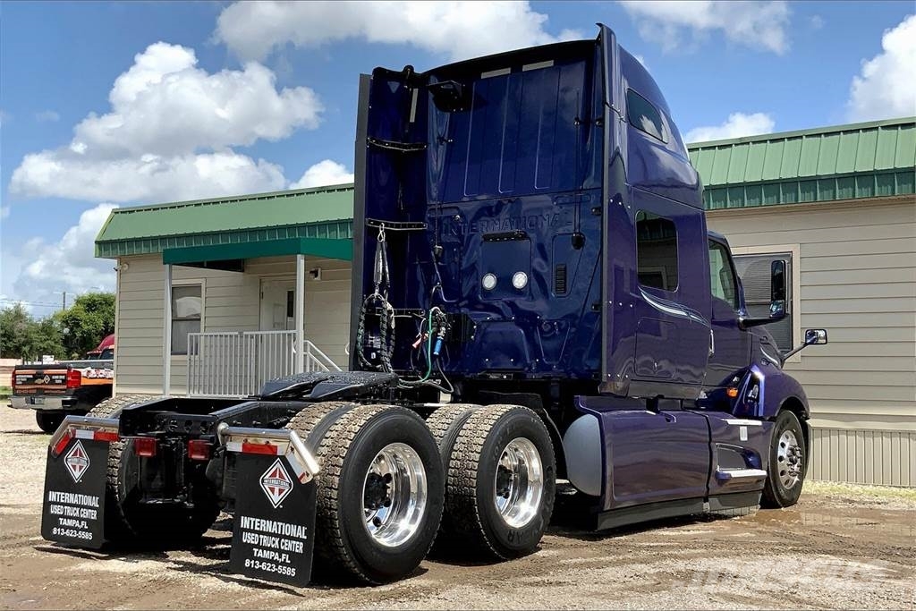 International LT625 6x4 Prime Movers