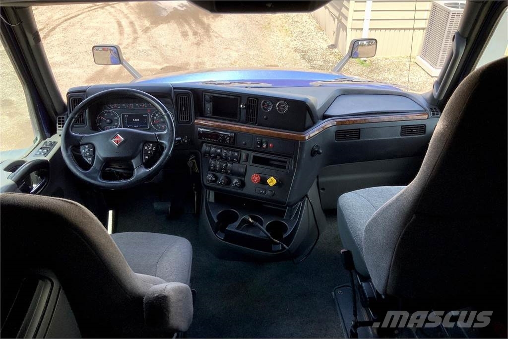 International LT625 6x4 Prime Movers
