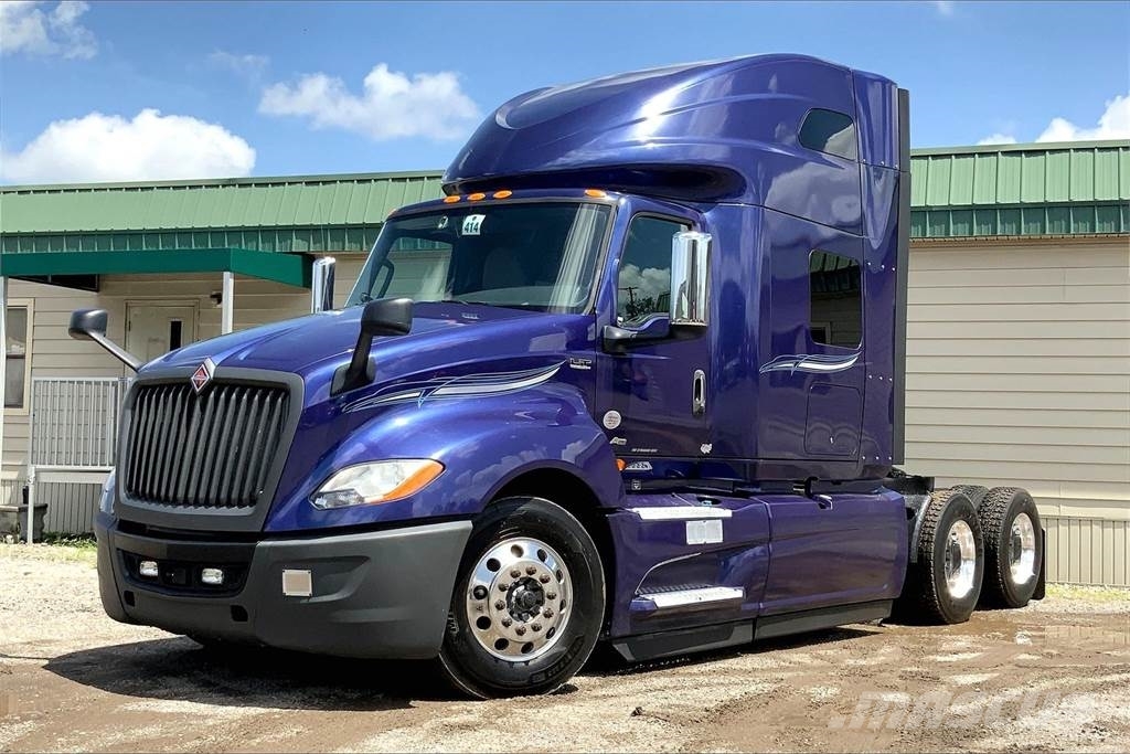International LT625 6x4 Prime Movers