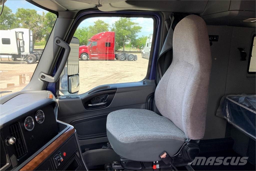 International LT625 6x4 Prime Movers