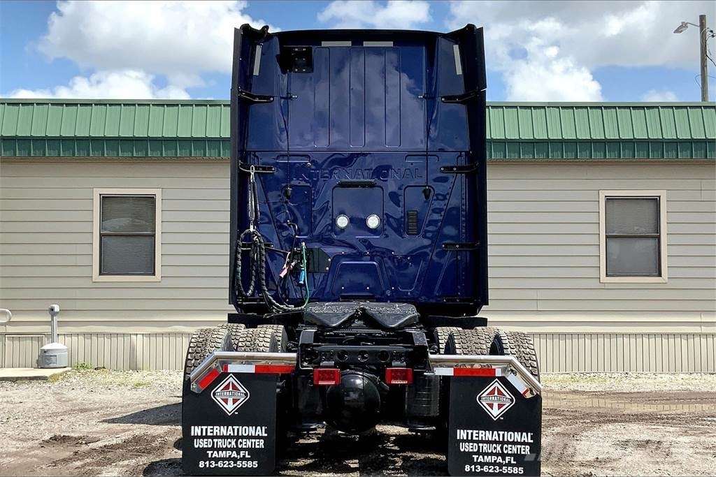 International LT625 6x4 Prime Movers