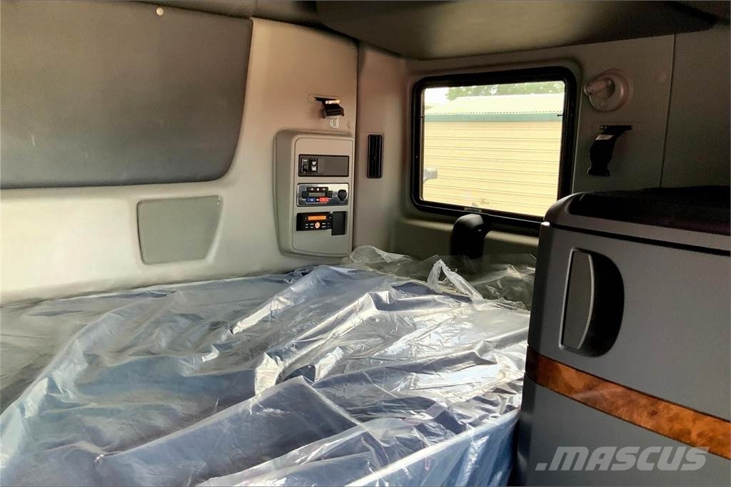 International LT625 6x4 Prime Movers