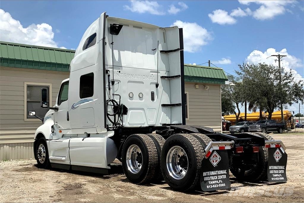 International LT625 6x4 Prime Movers