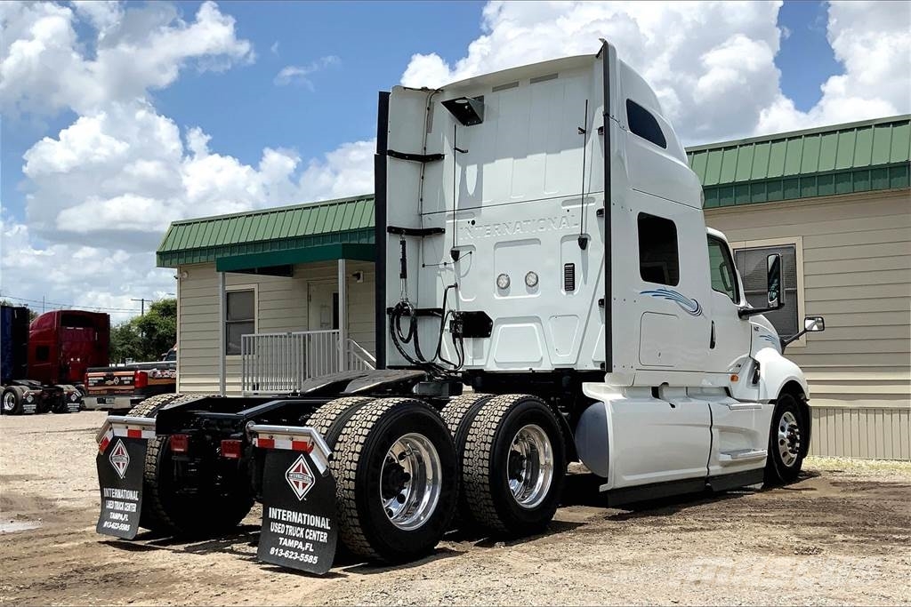 International LT625 6x4 Prime Movers