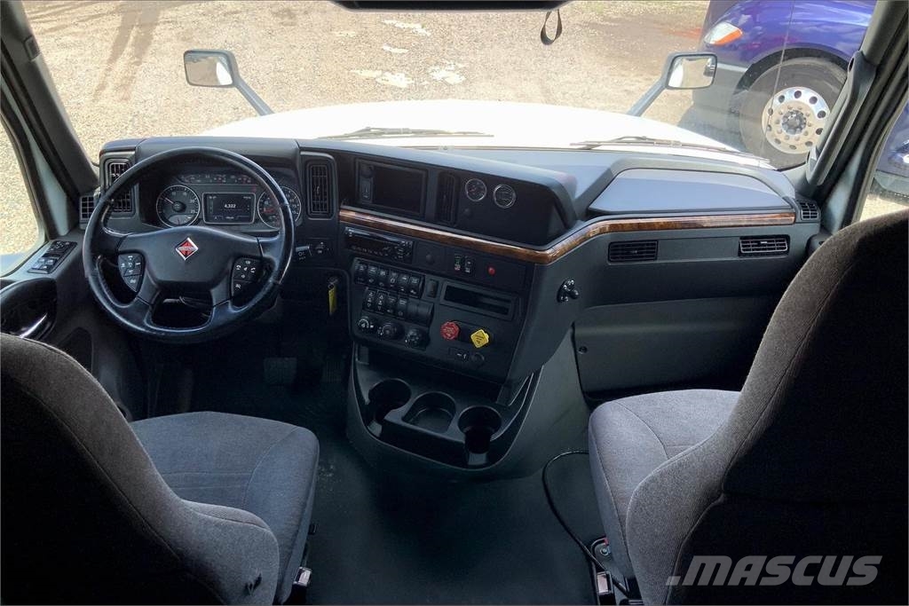 International LT625 6x4 Prime Movers