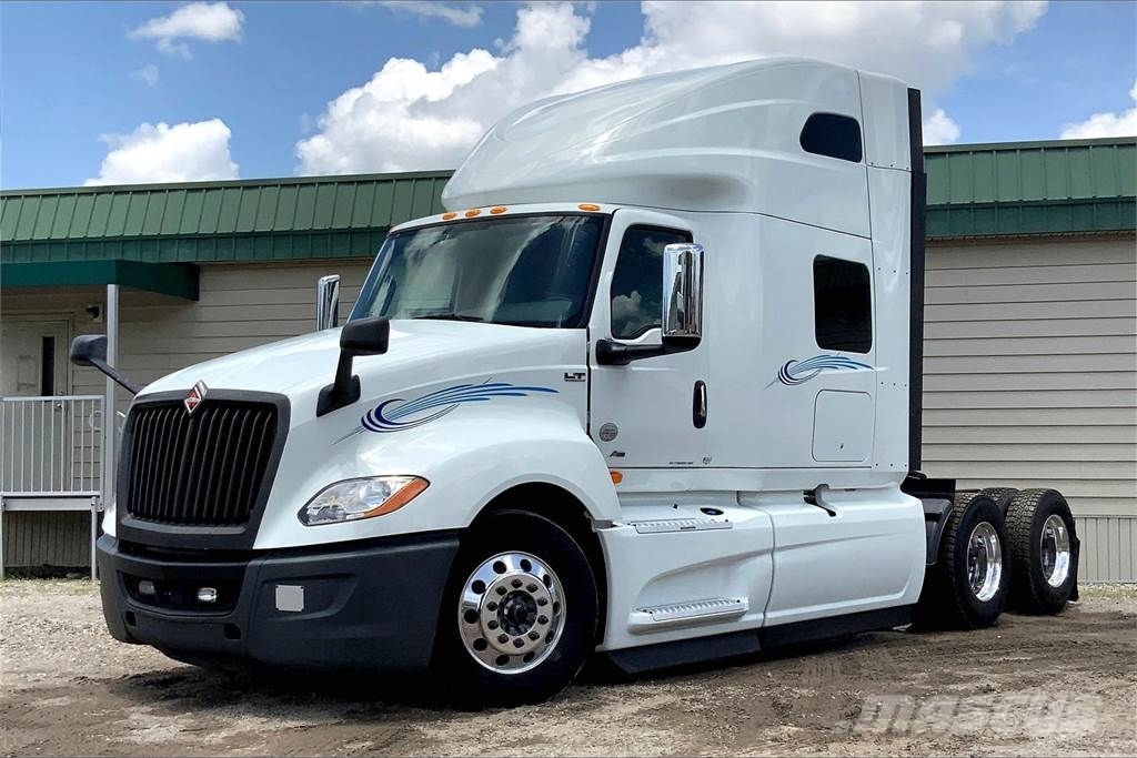 International LT625 6x4 Prime Movers