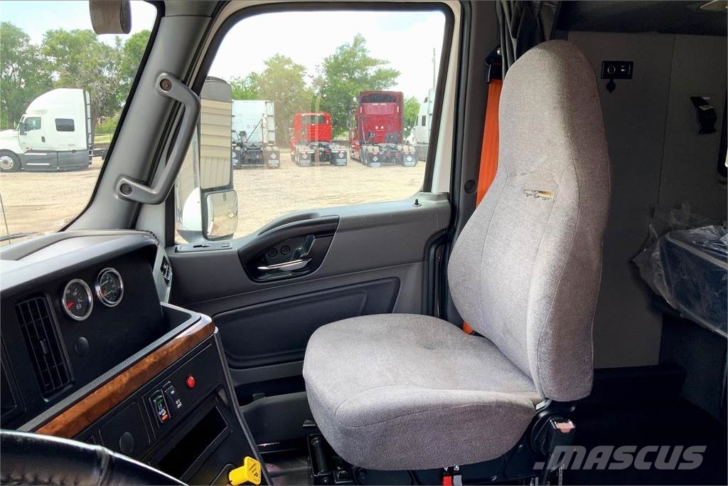 International LT625 6x4 Prime Movers