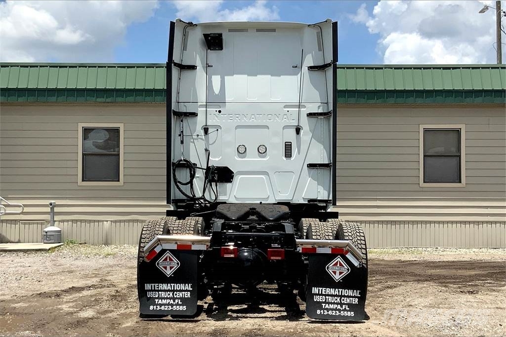 International LT625 6x4 Prime Movers