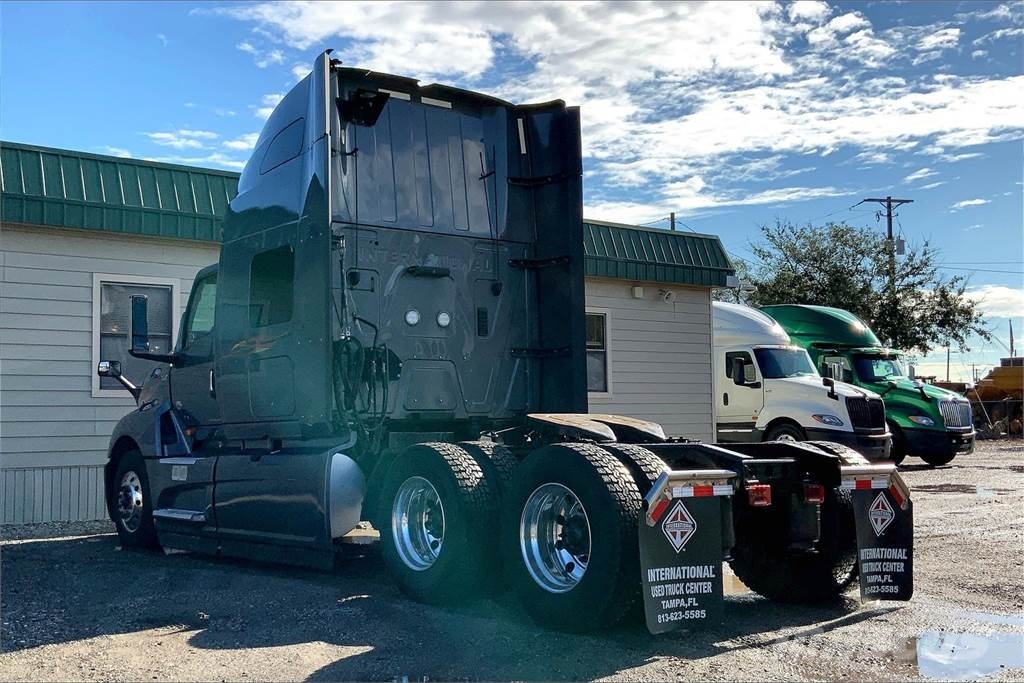 International LT625 6x4 Prime Movers