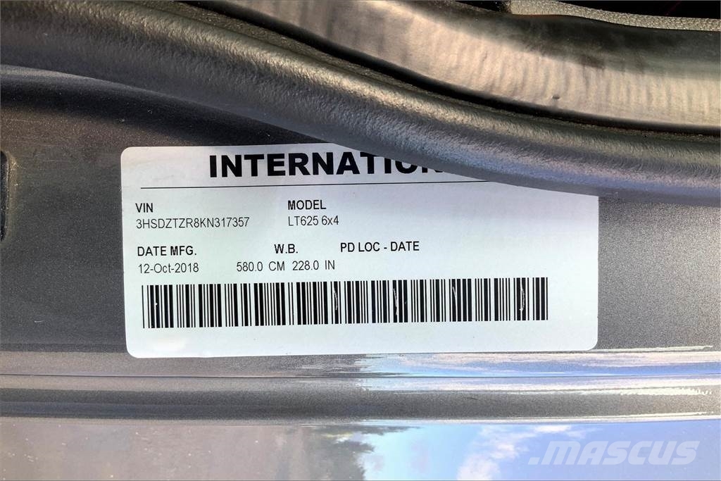 International LT625 6x4 Prime Movers