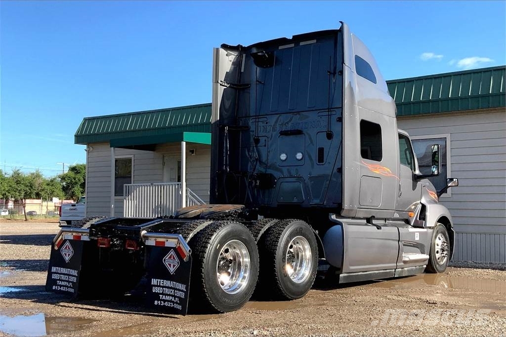International LT625 6x4 Prime Movers