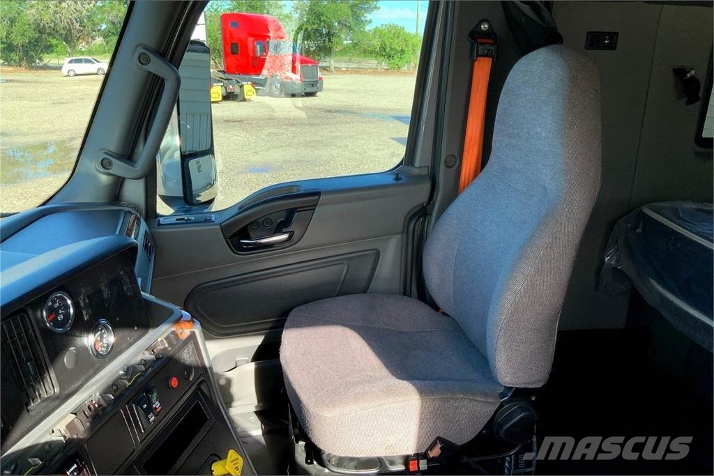 International LT625 6x4 Prime Movers