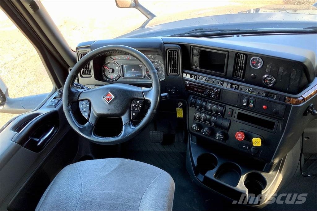 International LT625 6x4 Prime Movers