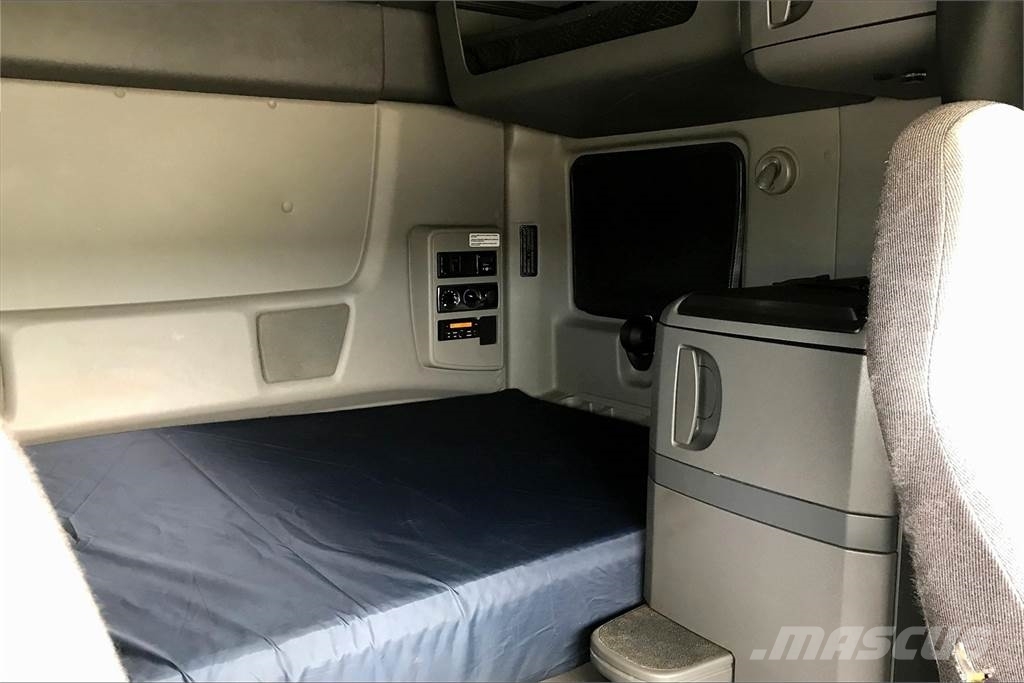 International LT625 6x4 Τράκτορες