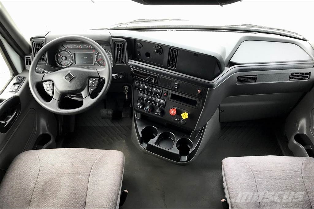 International LT625 6x4 Τράκτορες