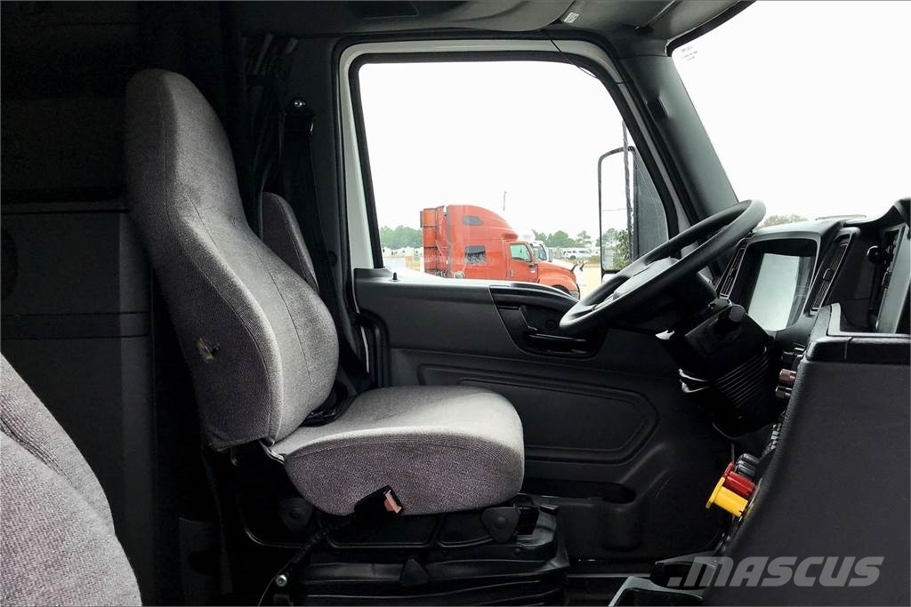 International LT625 6x4 Τράκτορες