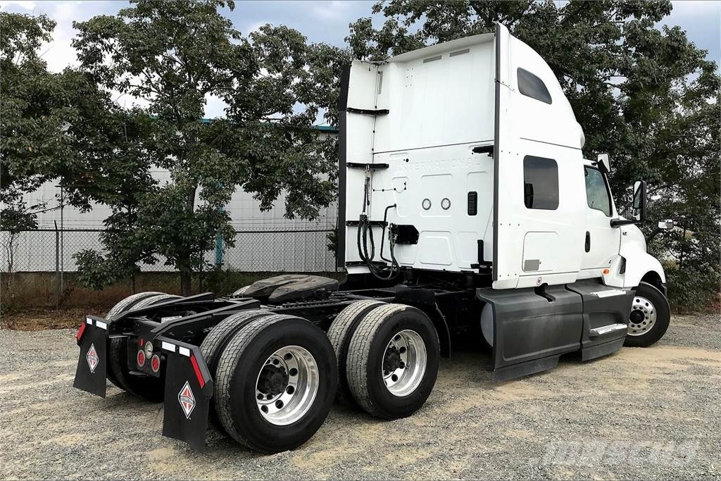 International LT625 6x4 Prime Movers