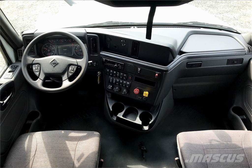 International LT625 6x4 Prime Movers