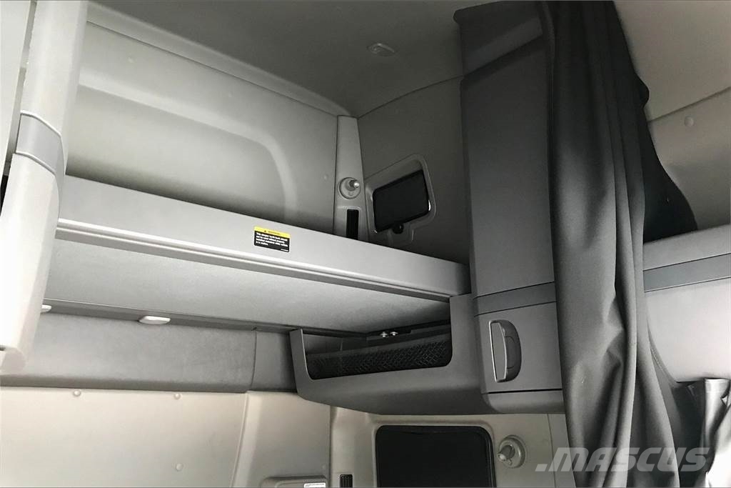 International LT625 6x4 Prime Movers
