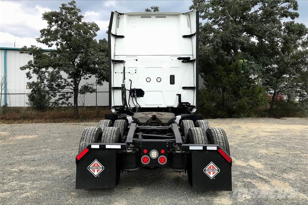 International LT625 6x4 Prime Movers