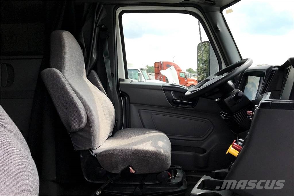 International LT625 6x4 Prime Movers