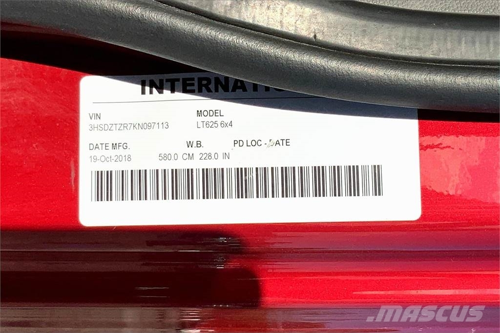 International LT625 6x4 Prime Movers