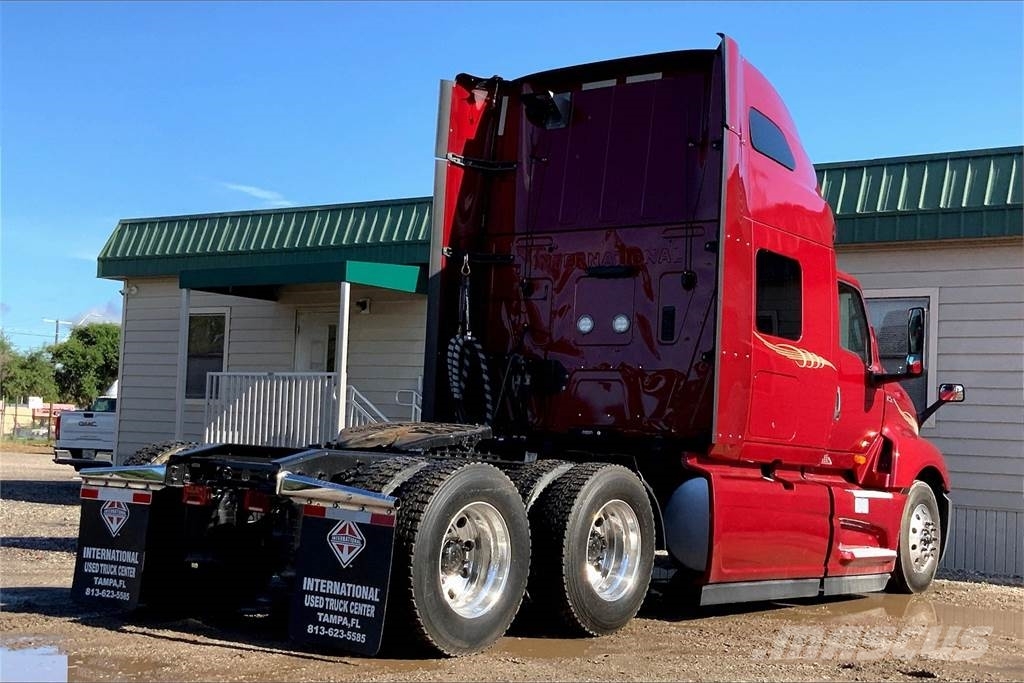 International LT625 6x4 Prime Movers